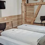 Zum Adler Hotel *